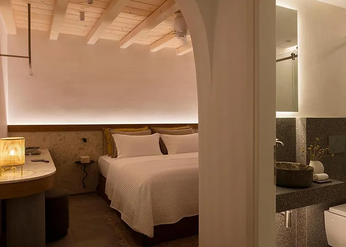 Blue Rock * Καλό Λιβάδι